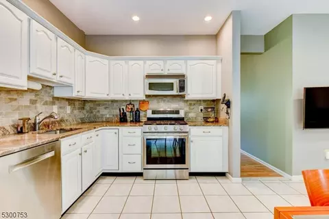 6 Harrier Ct, Wayne, NJ 07470 photo 29