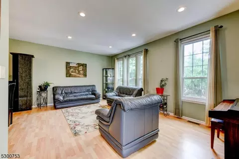 6 Harrier Ct, Wayne, NJ 07470 photo 6