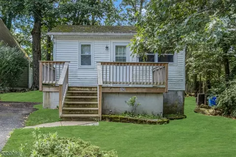 12 Rutgers Way, Hopatcong, NJ 07843