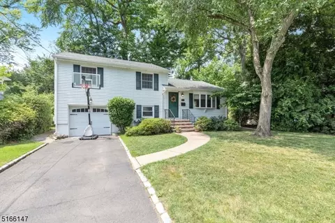 107 Glenwood Rd, Cranford, NJ 07016