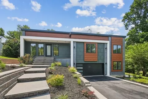 499 Bayberry Ln, Mountainside, NJ 07092