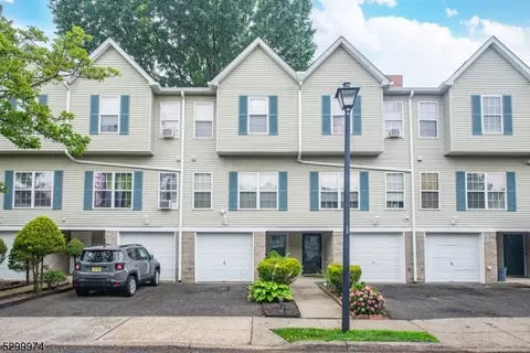 38 Carmella Ct, Newark, NJ 07104