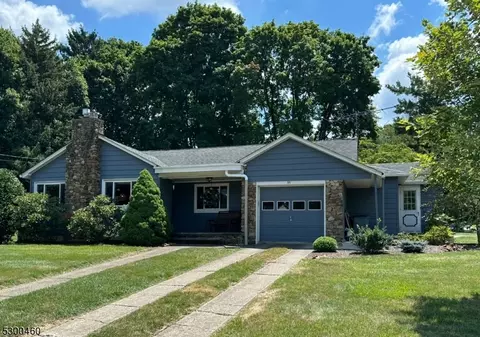 95 Main St, Bloomsbury, NJ 08804