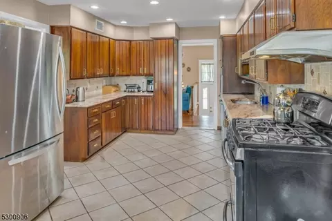 80 Mandon Dr, Wayne, NJ 07470 photo 15