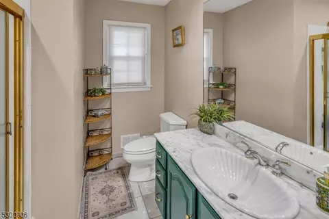 80 Mandon Dr, Wayne, NJ 07470 photo 19