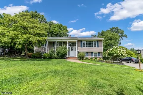 80 Mandon Dr, Wayne, NJ 07470 photo 2