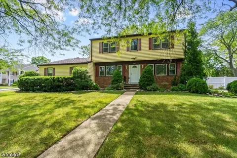 7 Bent Birch Pl, Parsippany-troy Hills Twp, NJ 07054