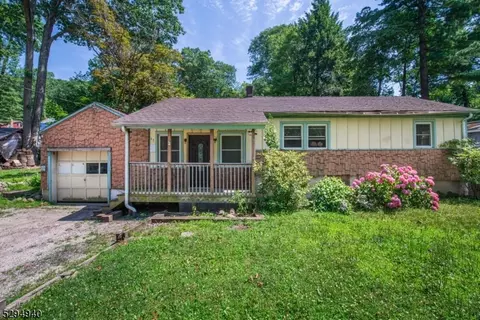 47 Laurel Dr, Jefferson, NJ 07438