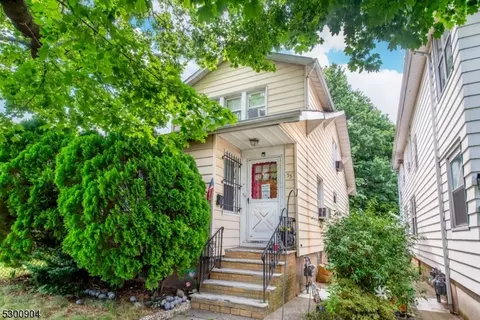 55 E 5th St, Clifton, NJ 07011