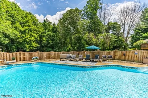 68 Wehrli Rd, Washington Twp, NJ 07853