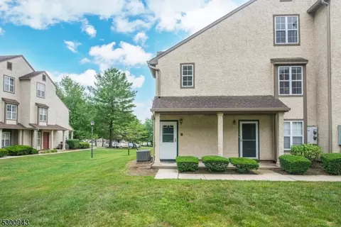 2508 Commons Dr, East Brunswick, NJ 08816