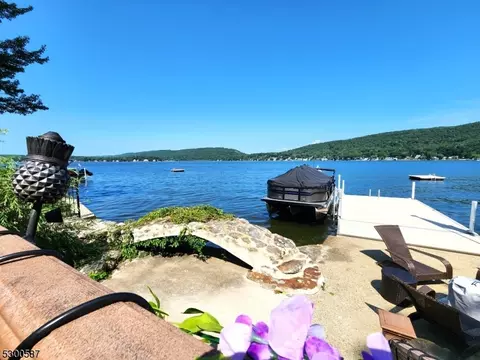 158 E Shore Culver Rd, Branchville, NJ 07826