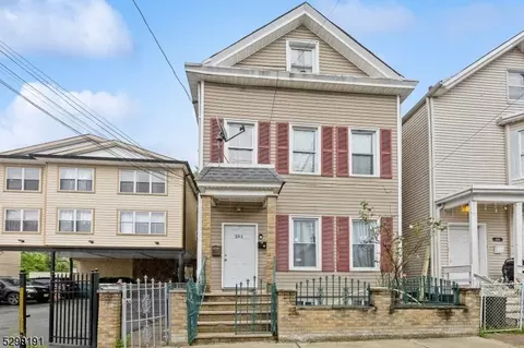 101 E 17th St #4, Paterson, NJ 07524