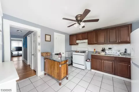 Entry Way - 102 Duer St, North Plainfield, NJ 07060 photo 2 of 3