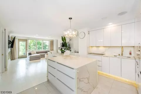 285 Aycrigg Ave #5J, Passaic, NJ 07055