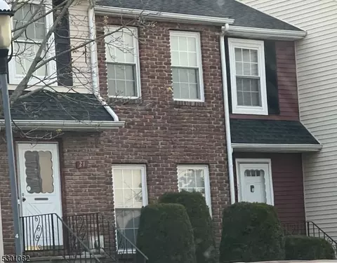 27 Mochen Ct, Sayreville, NJ 08872