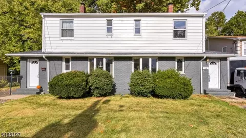 50 Fournier Cres, Elmwood Park, NJ 07407