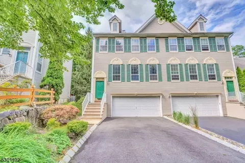 14 Eider Ct, Wayne, NJ 07470