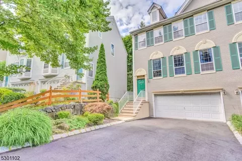 14 Eider Ct, Wayne, NJ 07470 photo 2