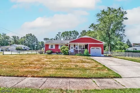 1 Applewood Dr, Edison, NJ 08820