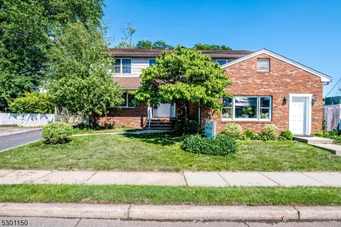 24 Egan Ave, Woodbridge Twp, NJ 08863
