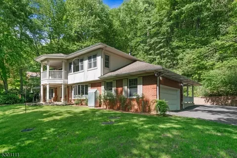 33 River Rd, Mount Olive, NJ 07836