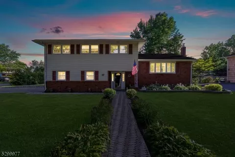17 Haddonfield Dr, Parsippany-troy Hills Twp, NJ 07054