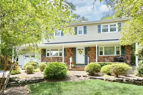 21 Kraft Pl, Ringwood, NJ 07456