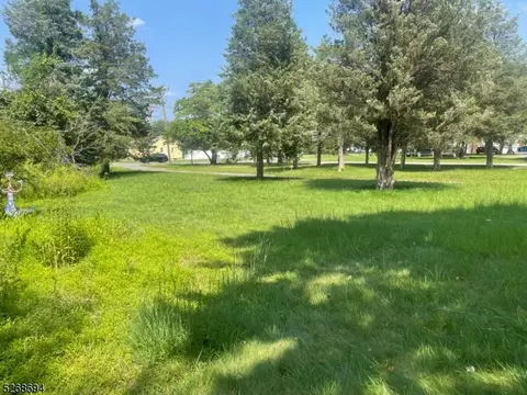 34 Hamilton Rd, Hillsborough Twp, NJ 08844