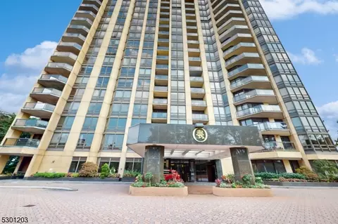 900 Palisade Ave #8H, Fort Lee, NJ 07024
