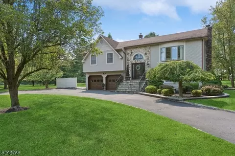 4 Colonial Rd, Somerville, NJ 08876