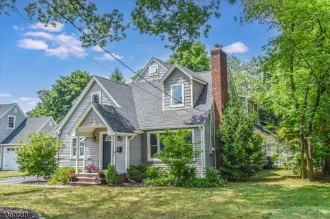 34 Somerset Ct, Glen Rock, NJ 07452