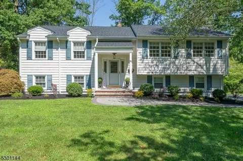 87 Sagamore Dr, New Providence, NJ 07974