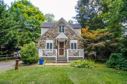 16 N Reilly Rd, Jefferson, NJ 07438