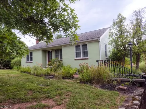 24 Ridge Rd, Frenchtown, NJ 08825