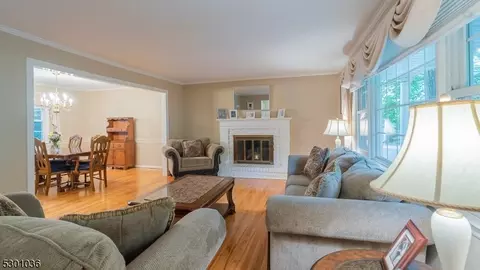 90 Exeter Dr, Berkeley Heights, NJ 07922 photo 7