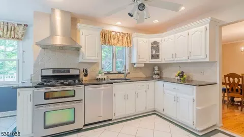 90 Exeter Dr, Berkeley Heights, NJ 07922 photo 16