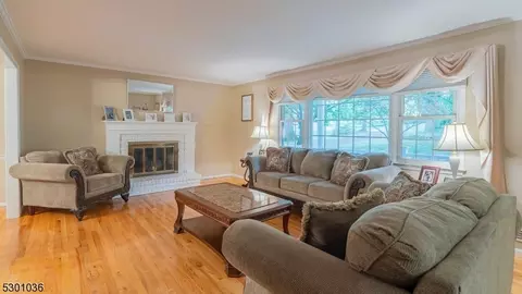 90 Exeter Dr, Berkeley Heights, NJ 07922 photo 8