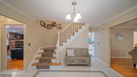 90 Exeter Dr, Berkeley Heights, NJ 07922 photo 4