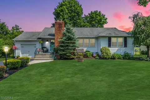 60 Walnut Ave, Franklin Twp, NJ 08873