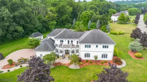 2 Cammeyer Ct, Montville Twp, NJ 07082