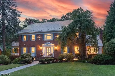 424 Twin Oak Rd, South Orange, NJ 07079