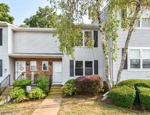 34 Dogwood Ct, Jamesburg, NJ 08831