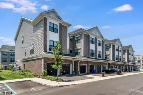 22 Harvest Way, Little Falls, NJ 07424