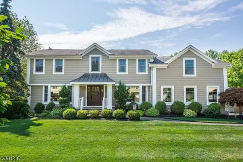 28 Beaver Dam Rd, Randolph, NJ 07869