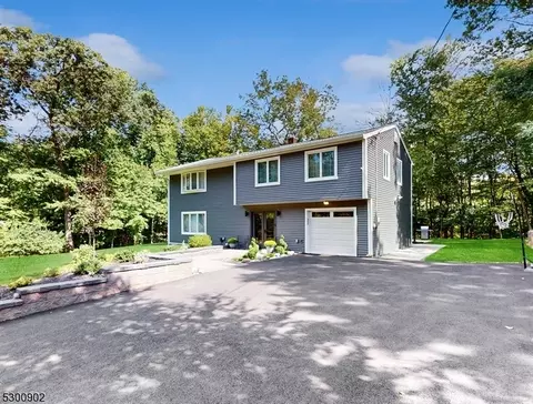 35 Reality Dr, Kinnelon, NJ 07405 photo 4