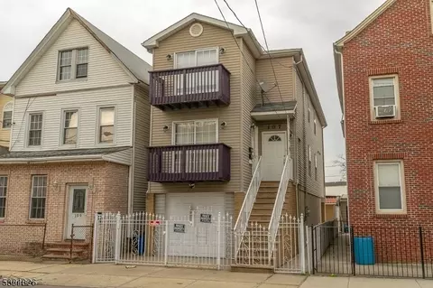 107 Division St, Elizabeth, NJ 07201