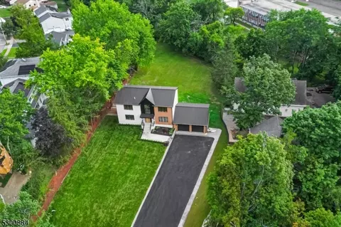 1340 Ratzer Rd, Wayne, NJ 07470 photo 4