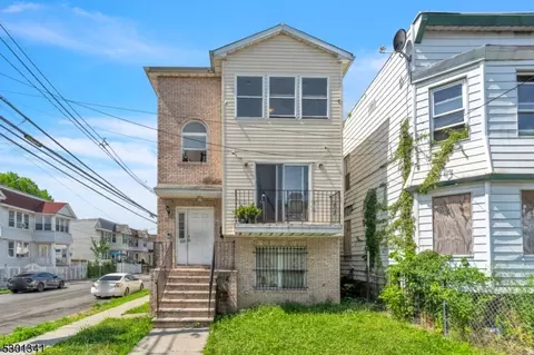 22 Saint James Pl, Newark, NJ 07112