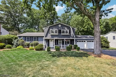 15 Willow Dr, Randolph, NJ 07869